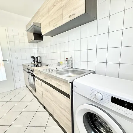 Lucky Three Apartment *